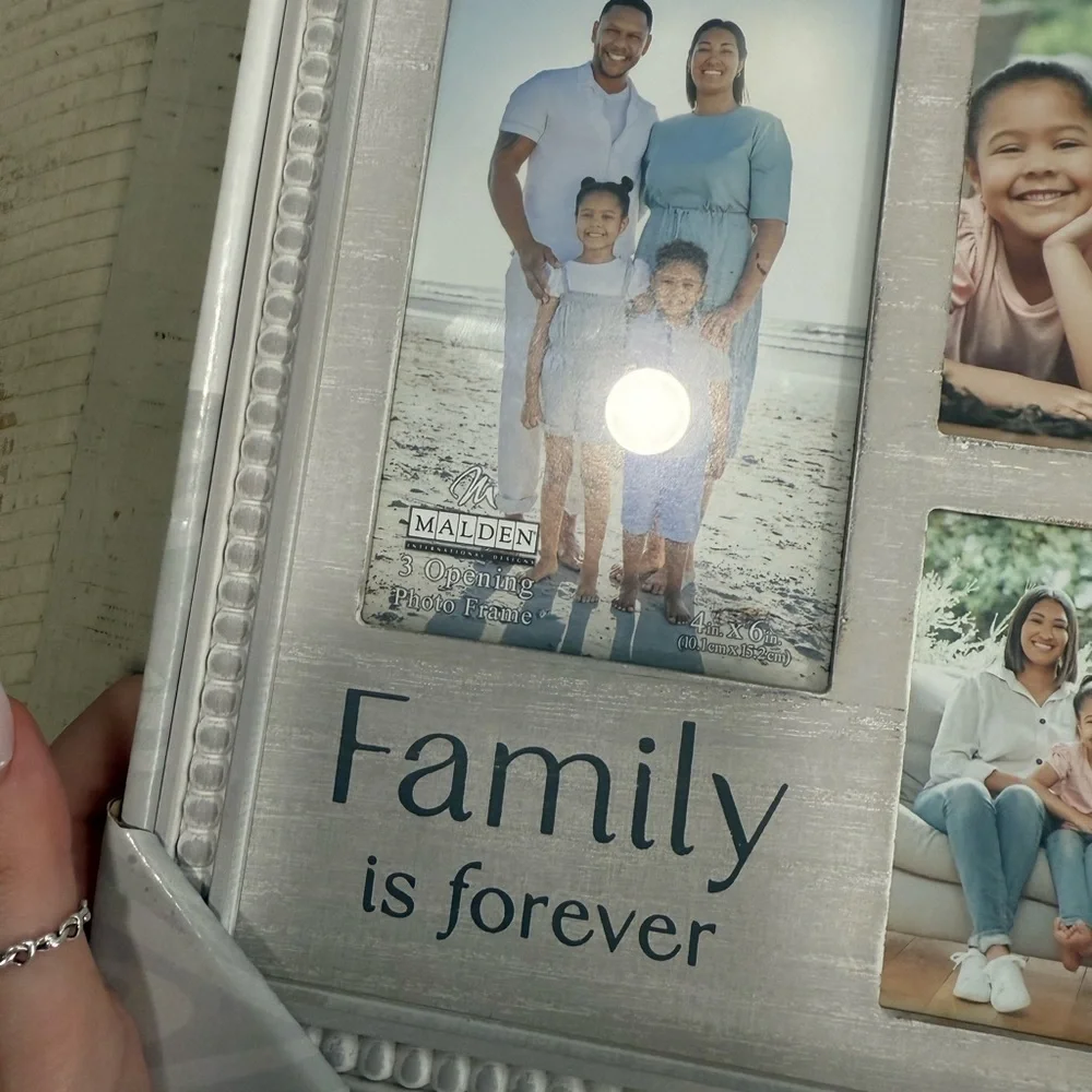 NIB Malden Picture Frame - Family is Forever